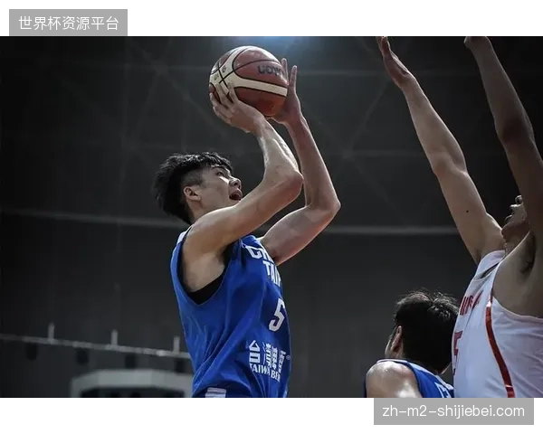 李弘权成长为联盟顶级蓝领，其拼抢活力有效弥补上海队内线轮转短板
